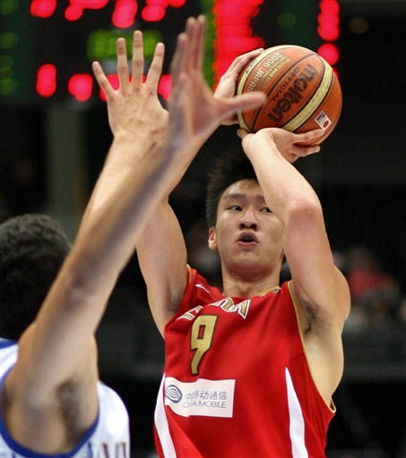 孙悦在中国男篮与安哥拉男篮的比赛中表现欠佳