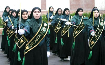 [图片报道]伊朗女警的飒爽英姿